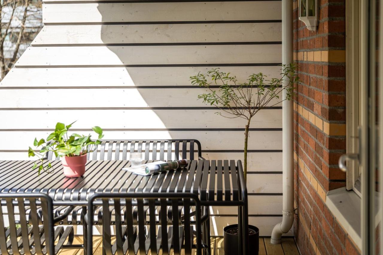 Scandinavian With 2 Bedrooms And Terrasse - Close To Storo Storsenter And All Public Transport Lägenhet