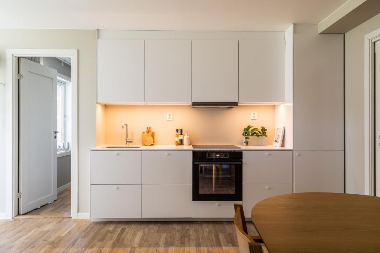Scandinavian With 2 Bedrooms And Terrasse - Close To Storo Storsenter And All Public Transport Oslo